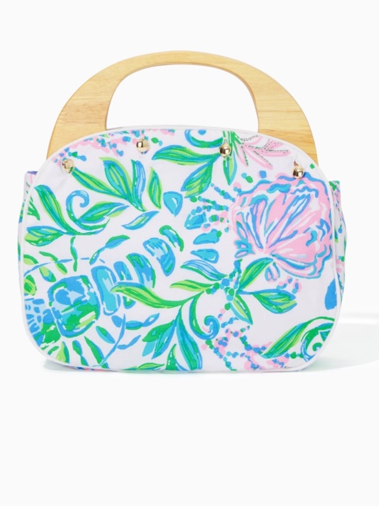 Lilly Pulitzer Handbags - Lilly Pulitzer Bermuda bag Resort White